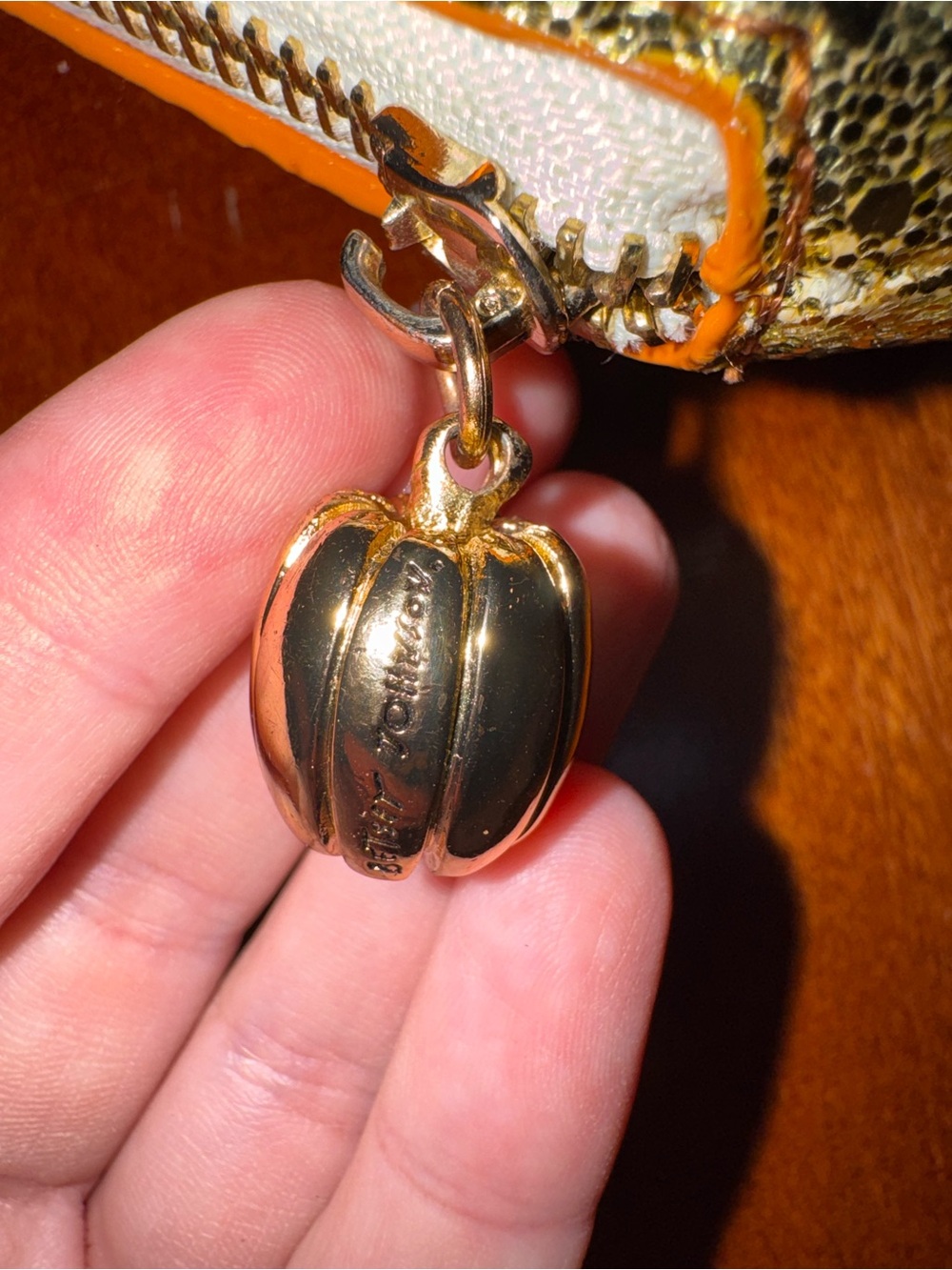 Betsey Johnson Do I Make You Corny Candy Corn Glitter Crossbody Bag Halloween - Picture 5 of 10
